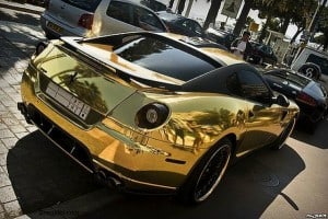 gold_ferrari