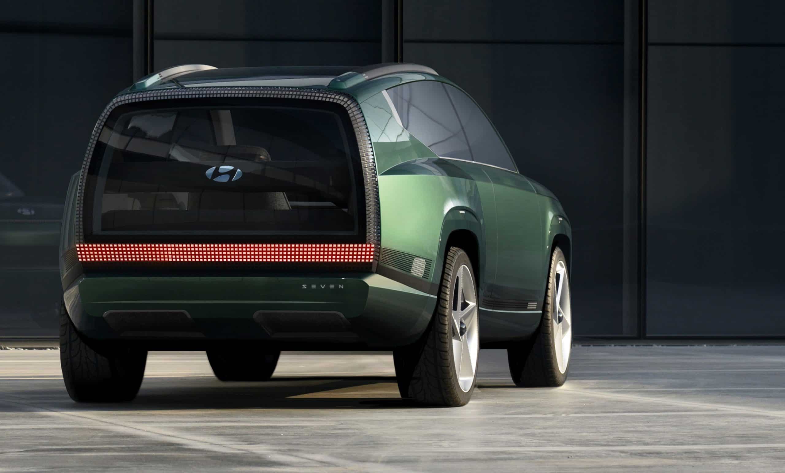 Hyundai की नई इलेक्ट्रिक SUV कार से उठा पर्दा, सिंगल चार्ज में चलेगी 483 Km से अधिक
