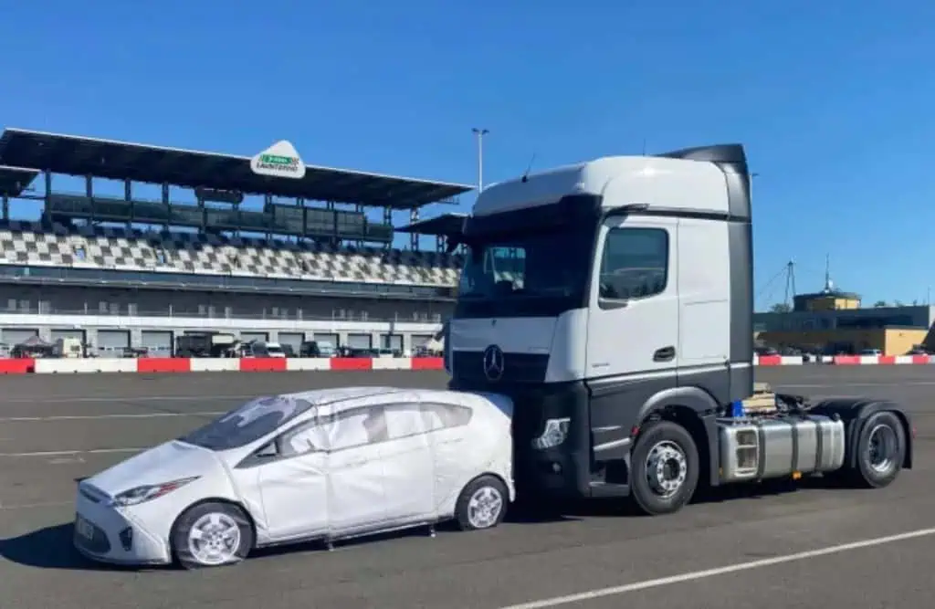 ADAS Technology Can Protect Pedestrians and Cyclists from Big Trucks